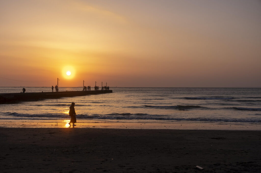 夕焼け砂浜